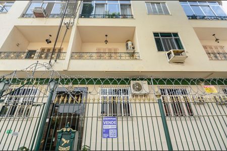 Apartamento à venda com 98m², 2 quartos e sem vagaFachada