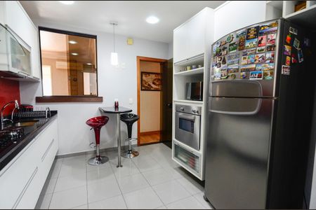Apartamento à venda com 98m², 2 quartos e sem vagaCozinha