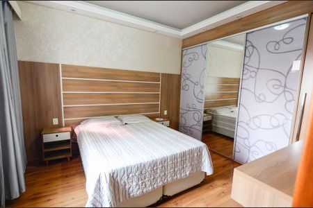 Apartamento à venda com 98m², 2 quartos e sem vagaSuíte