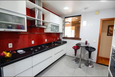 Apartamento à venda com 98m², 2 quartos e sem vagaCozinha