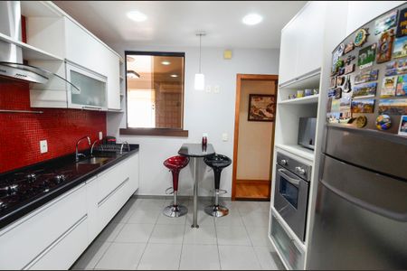 Apartamento à venda com 98m², 2 quartos e sem vagaCozinha