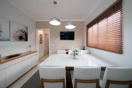 Casa à venda com 125m², 3 quartos e 2 vagasCopa