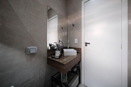 Casa à venda com 125m², 3 quartos e 2 vagasBanheiro