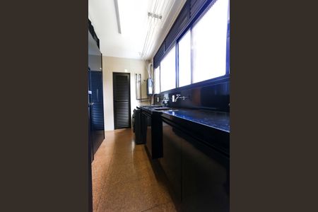 Apartamento à venda com 240m², 4 quartos e 4 vagas Apartamento à venda com 240m², 4 quartos e 4 vagasCozinha