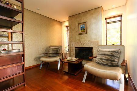 Apartamento à venda com 240m², 4 quartos e 4 vagas Apartamento à venda com 240m², 4 quartos e 4 vagasSala