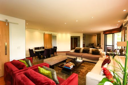 Apartamento à venda com 240m², 4 quartos e 4 vagas Apartamento à venda com 240m², 4 quartos e 4 vagasSala