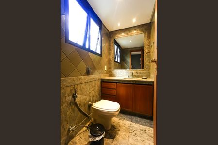 Apartamento à venda com 240m², 4 quartos e 4 vagas Apartamento à venda com 240m², 4 quartos e 4 vagasBanheiro do Quarto 2