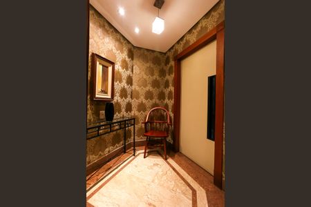 Apartamento à venda com 240m², 4 quartos e 4 vagas Apartamento à venda com 240m², 4 quartos e 4 vagashall