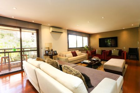 Apartamento à venda com 240m², 4 quartos e 4 vagas Apartamento à venda com 240m², 4 quartos e 4 vagasSala