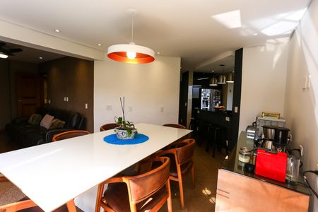 Apartamento à venda com 240m², 4 quartos e 4 vagas Apartamento à venda com 240m², 4 quartos e 4 vagasCopa