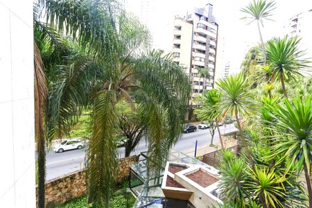 Apartamento à venda com 240m², 4 quartos e 4 vagas Apartamento à venda com 240m², 4 quartos e 4 vagasQuarto 1