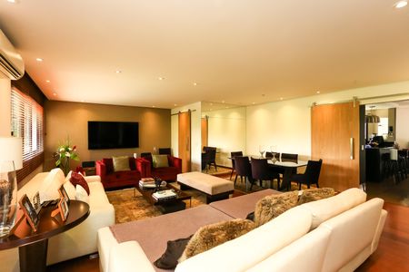 Apartamento à venda com 240m², 4 quartos e 4 vagas Apartamento à venda com 240m², 4 quartos e 4 vagasSala