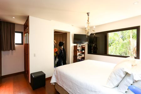 Apartamento à venda com 240m², 4 quartos e 4 vagas Apartamento à venda com 240m², 4 quartos e 4 vagasQuarto 4