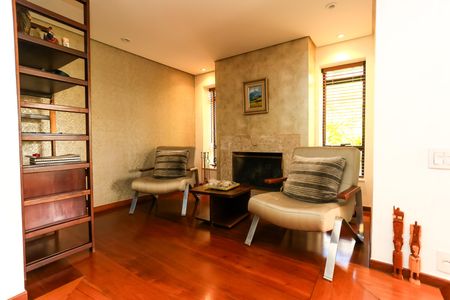 Apartamento à venda com 240m², 4 quartos e 4 vagas Apartamento à venda com 240m², 4 quartos e 4 vagasSala