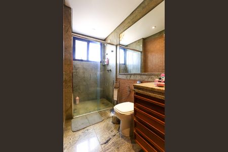 Apartamento à venda com 240m², 4 quartos e 4 vagas Apartamento à venda com 240m², 4 quartos e 4 vagasBanheiro do Quarto 3