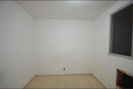 Quarto 1 de apartamento para alugar com 2 quartos, 45m² em Paciência, Rio de Janeiro