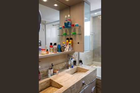 Apartamento para alugar com 187m², 3 quartos e 4 vagas Apartamento para alugar com 187m², 3 quartos e 4 vagasBanheiro da Suíte 2