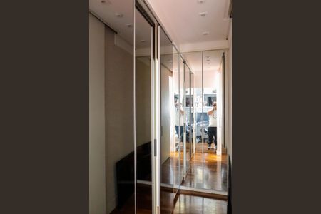 Apartamento para alugar com 187m², 3 quartos e 4 vagas Apartamento para alugar com 187m², 3 quartos e 4 vagasCloset Suíte 2