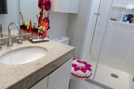 Apartamento para alugar com 187m², 3 quartos e 4 vagas Apartamento para alugar com 187m², 3 quartos e 4 vagasBanheiro da Suíte 1