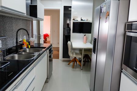 Apartamento para alugar com 187m², 3 quartos e 4 vagas Apartamento para alugar com 187m², 3 quartos e 4 vagasCozinha