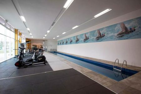 Apartamento para alugar com 187m², 3 quartos e 4 vagas Apartamento para alugar com 187m², 3 quartos e 4 vagasÁrea comum - Piscina