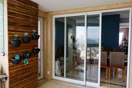 Apartamento para alugar com 187m², 3 quartos e 4 vagas Apartamento para alugar com 187m², 3 quartos e 4 vagasSacada