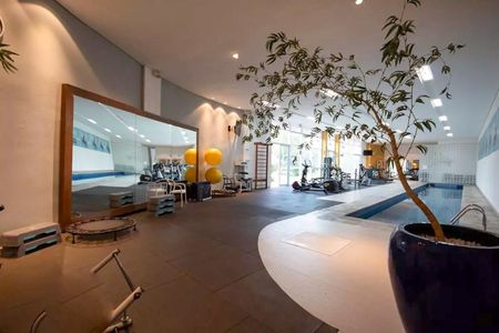 Apartamento para alugar com 187m², 3 quartos e 4 vagas Apartamento para alugar com 187m², 3 quartos e 4 vagasÁrea comum - Piscina