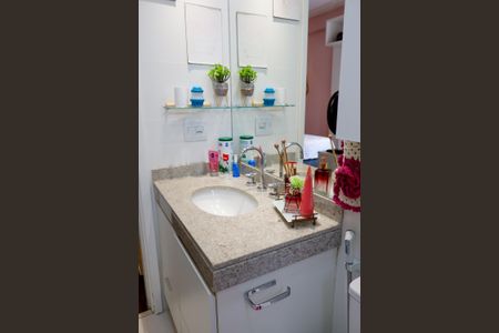 Apartamento para alugar com 187m², 3 quartos e 4 vagas Apartamento para alugar com 187m², 3 quartos e 4 vagasBanheiro da Suíte 1