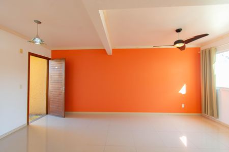 Sala de casa de condomínio à venda com 3 quartos, 110m² em Olaria, Canoas