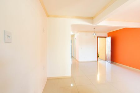 Sala de casa de condomínio à venda com 3 quartos, 110m² em Olaria, Canoas