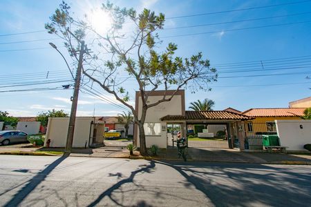 Casa de condomínio à venda com 110m², 3 quartos e 2 vagasFachada