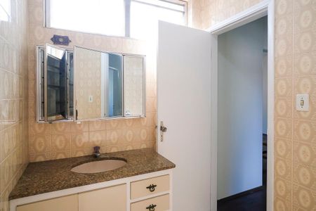 Casa à venda com 124m², 3 quartos e 2 vagasBanheiro