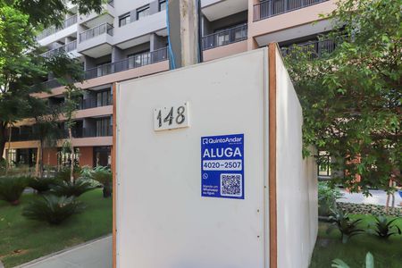 Studio para alugar com 20m², 1 quarto e sem vaga Studio para alugar com 20m², 1 quarto e sem vagaFachada + Placa