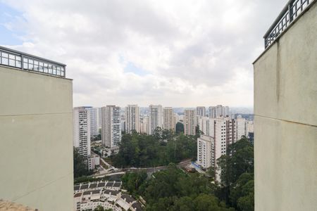 Apartamento à venda com 340m², 4 quartos e 4 vagasVista da Suíte da Cobertura