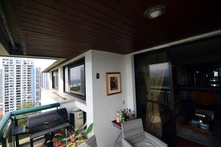 Apartamento à venda com 92m², 3 quartos e 1 vagaVaranda