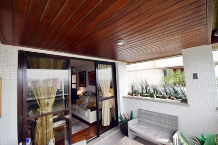 Apartamento à venda com 92m², 3 quartos e 1 vagaVaranda