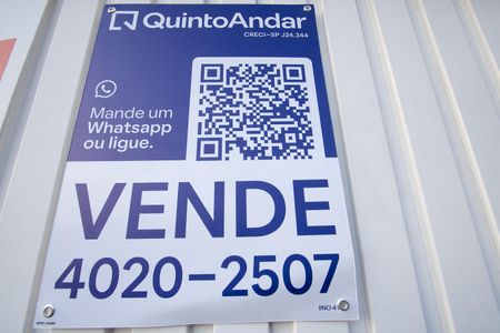 Casa à venda com 118m², 3 quartos e 2 vagas Casa à venda com 118m², 3 quartos e 2 vagasPlaquinha