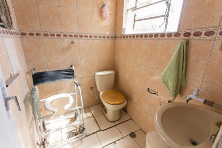 Casa à venda com 200m², 4 quartos e 1 vaga Casa à venda com 200m², 4 quartos e 1 vagaCasa 1 - Banheiro