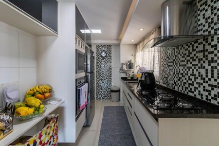 Apartamento à venda com 137m², 4 quartos e 2 vagas Apartamento à venda com 137m², 4 quartos e 2 vagasCozinha