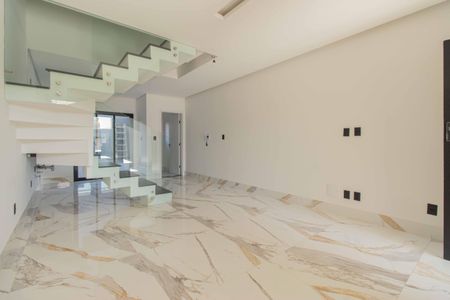 Sala de casa à venda com 4 quartos, 192m² em Vila Monumento, São Paulo