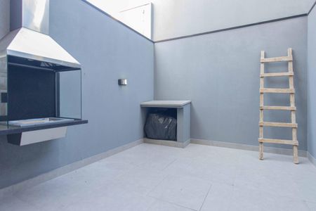 Casa à venda com 192m², 4 quartos e 2 vagasÁrea comum e área de serviço