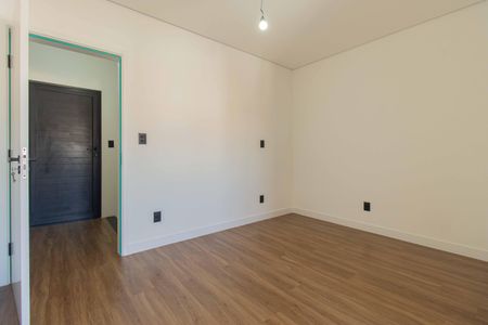 Casa à venda com 192m², 4 quartos e 2 vagasSuíte 2