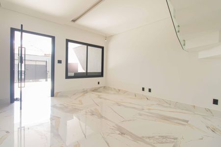 Sala de casa à venda com 4 quartos, 192m² em Vila Monumento, São Paulo