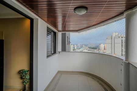 Apartamento à venda com 135m², 3 quartos e 2 vagasVaranda