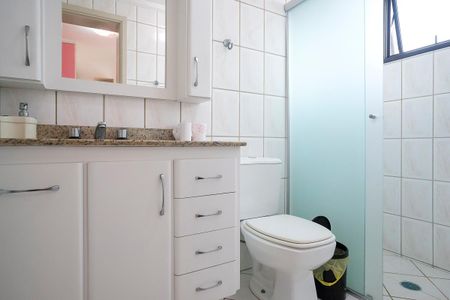 Apartamento à venda com 135m², 3 quartos e 2 vagasBanheiro da suíte 3