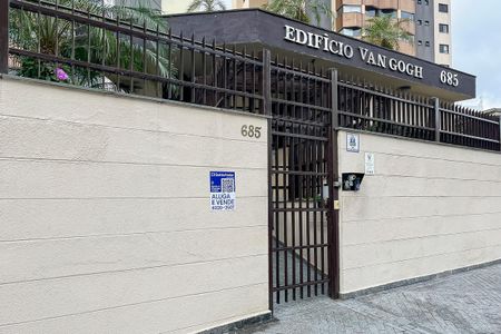 Apartamento à venda com 135m², 3 quartos e 2 vagasFachada + plaquinha