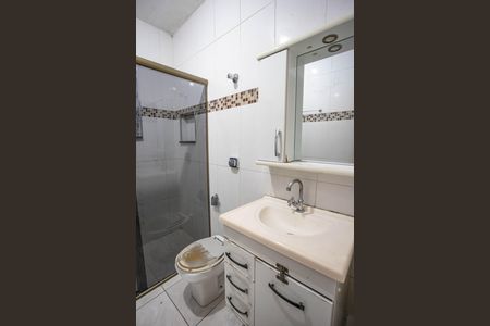 Banheiro  de casa para alugar com 2 quartos, 120m² em Taboão, Diadema
