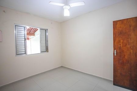 Quarto 1 de casa para alugar com 2 quartos, 120m² em Taboão, Diadema