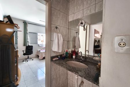 Casa à venda com 200m², 2 quartos e 4 vagasBanheiro Social