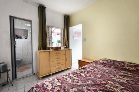 Casa à venda com 200m², 2 quartos e 4 vagasSuíte